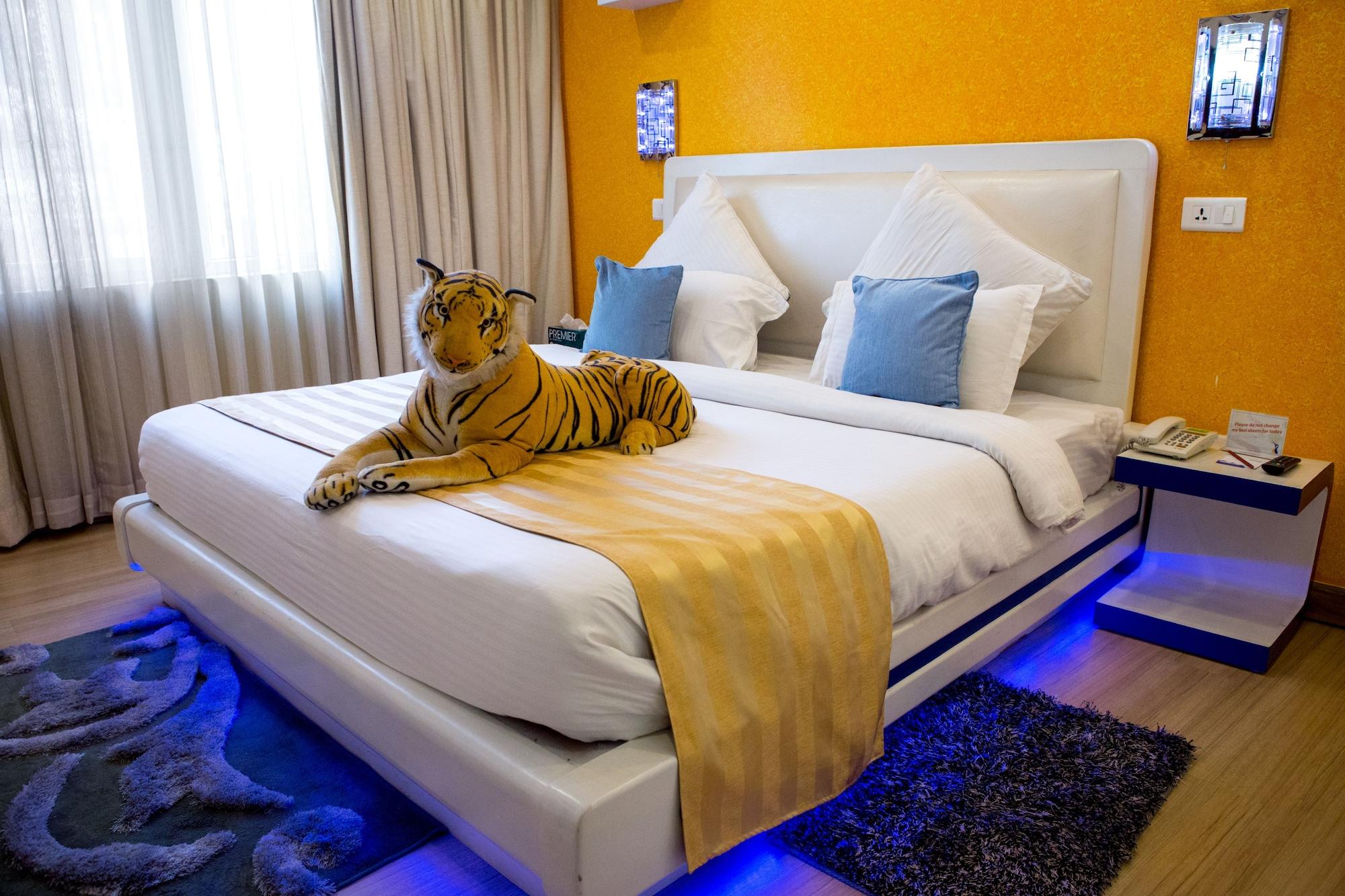 Royal Penguin Boutique Hotel & Spa Катманду Экстерьер фото
