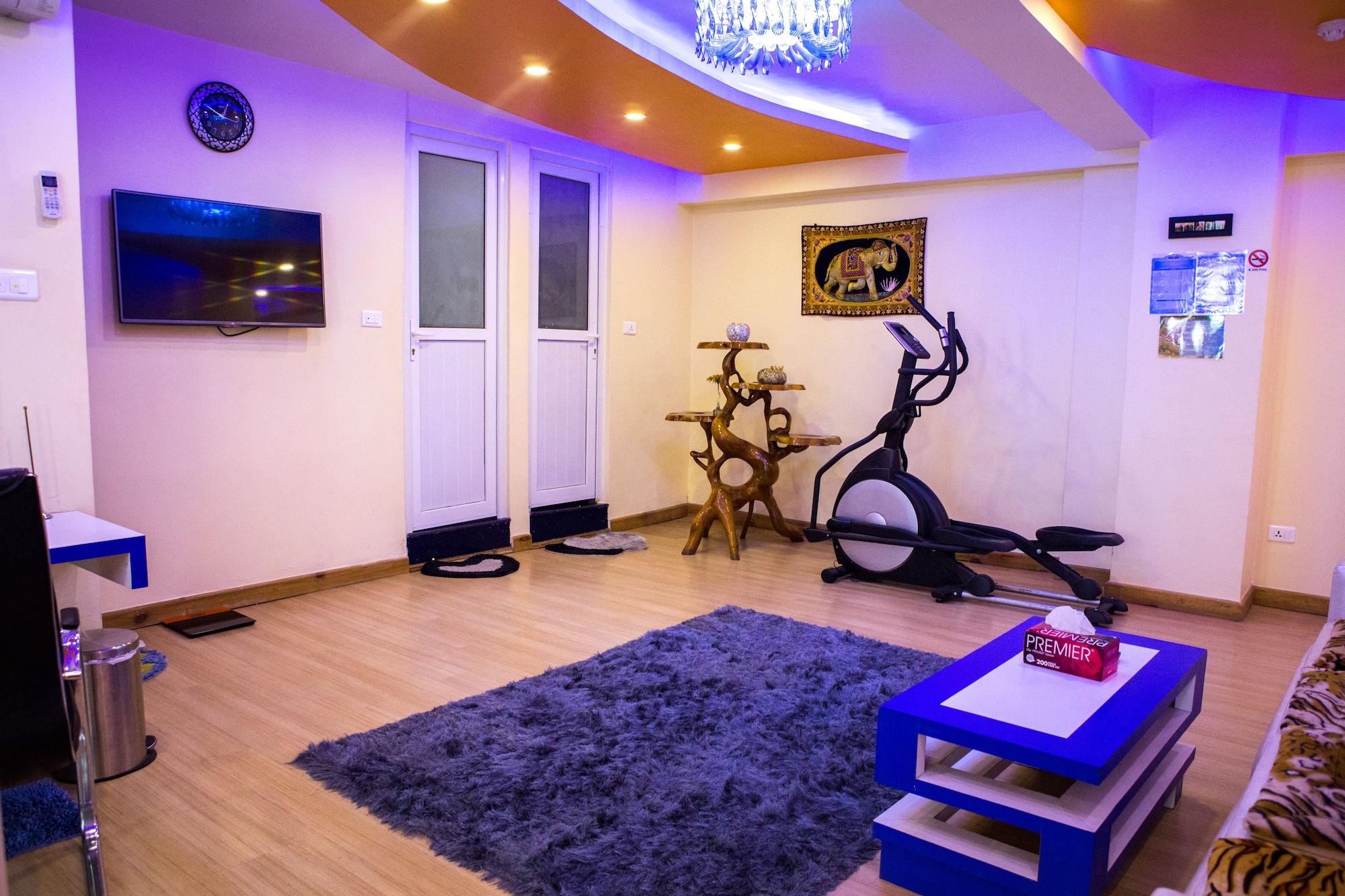 Royal Penguin Boutique Hotel & Spa Катманду Экстерьер фото