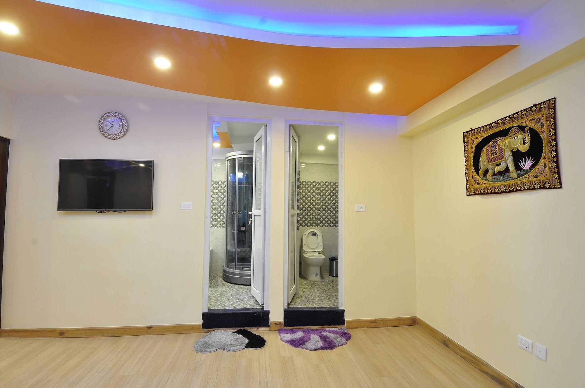Royal Penguin Boutique Hotel & Spa Катманду Экстерьер фото