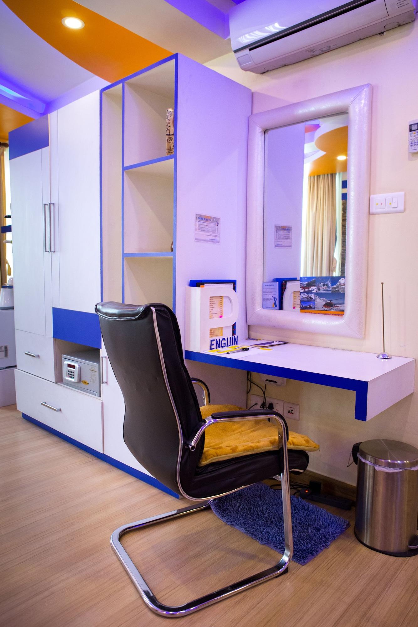 Royal Penguin Boutique Hotel & Spa Катманду Экстерьер фото