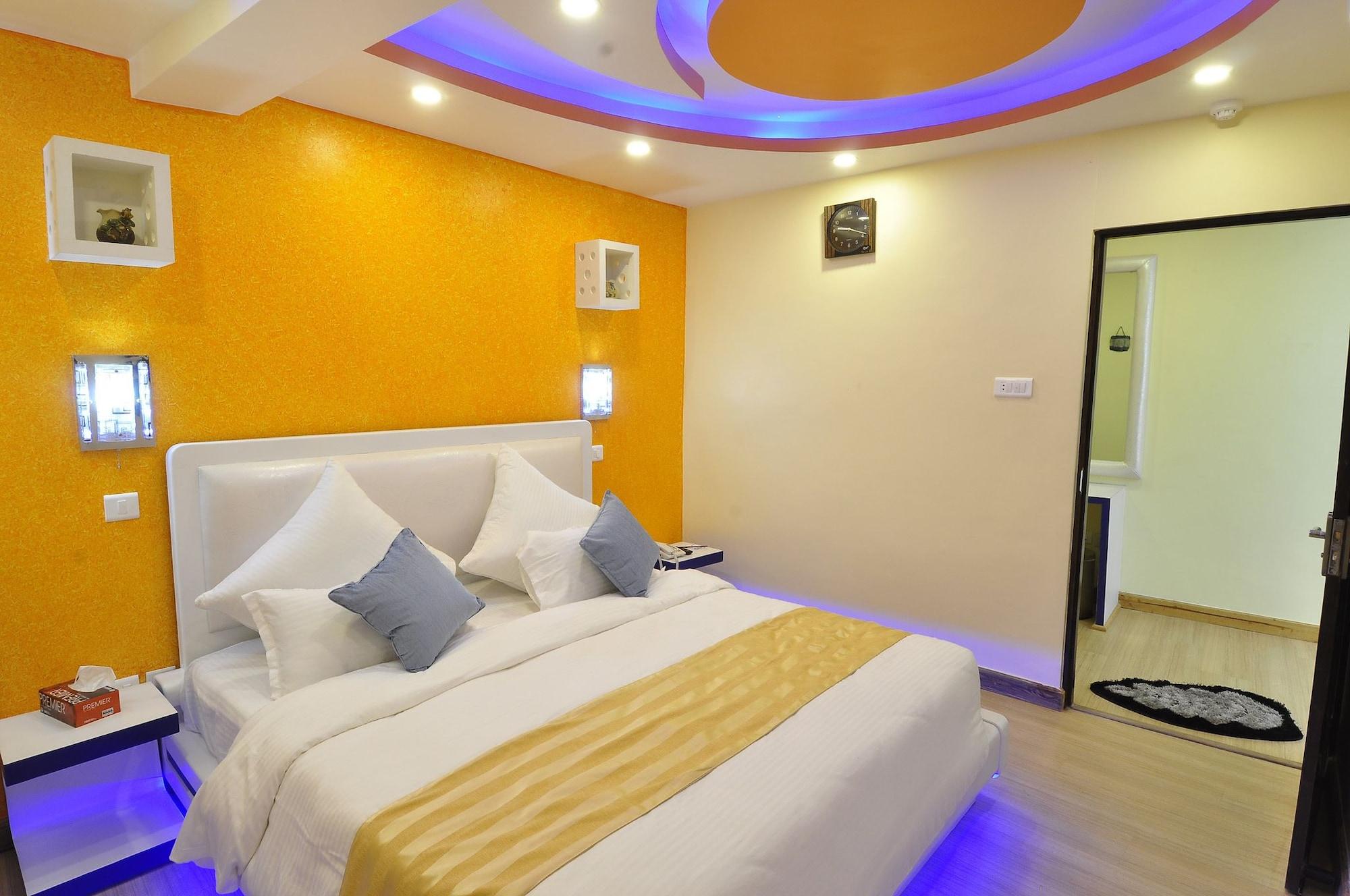 Royal Penguin Boutique Hotel & Spa Катманду Экстерьер фото