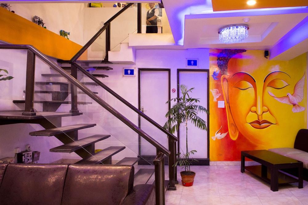 Royal Penguin Boutique Hotel & Spa Катманду Экстерьер фото