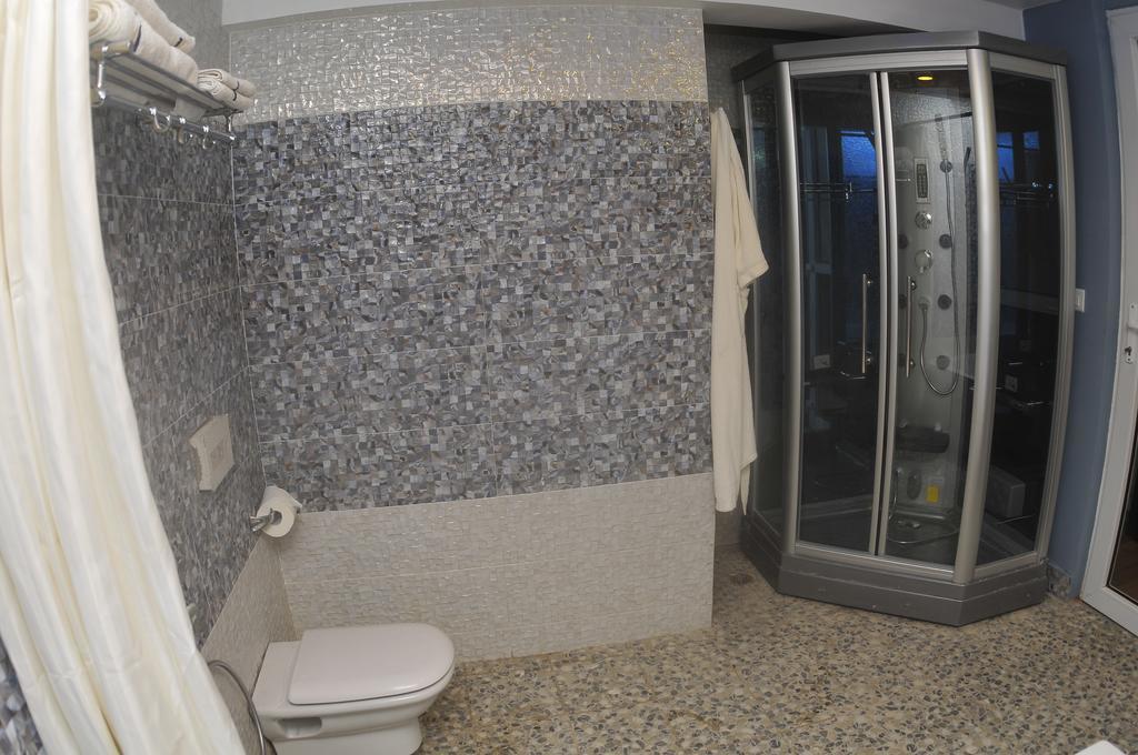 Royal Penguin Boutique Hotel & Spa Катманду Экстерьер фото